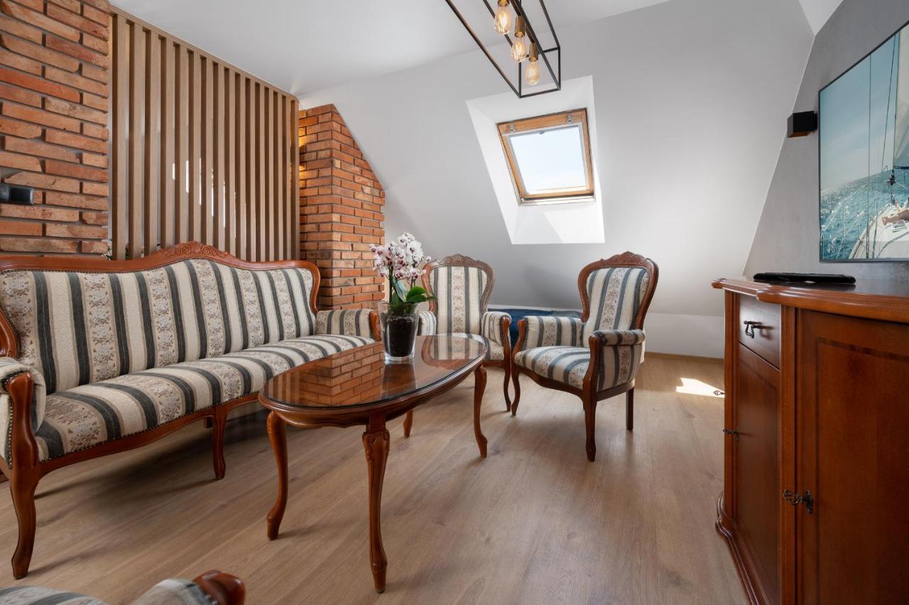 Roza Baltyku - Apartamenty I Pokoje A Debki Bagian luar foto