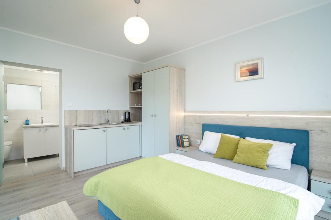Roza Baltyku - Apartamenty I Pokoje A Debki Bagian luar foto